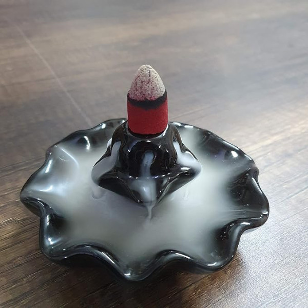 Gujju Dukan Lotus Bowl Ceramic Backflow Smoke Incense Holder  with 20 Piece Incense Cones